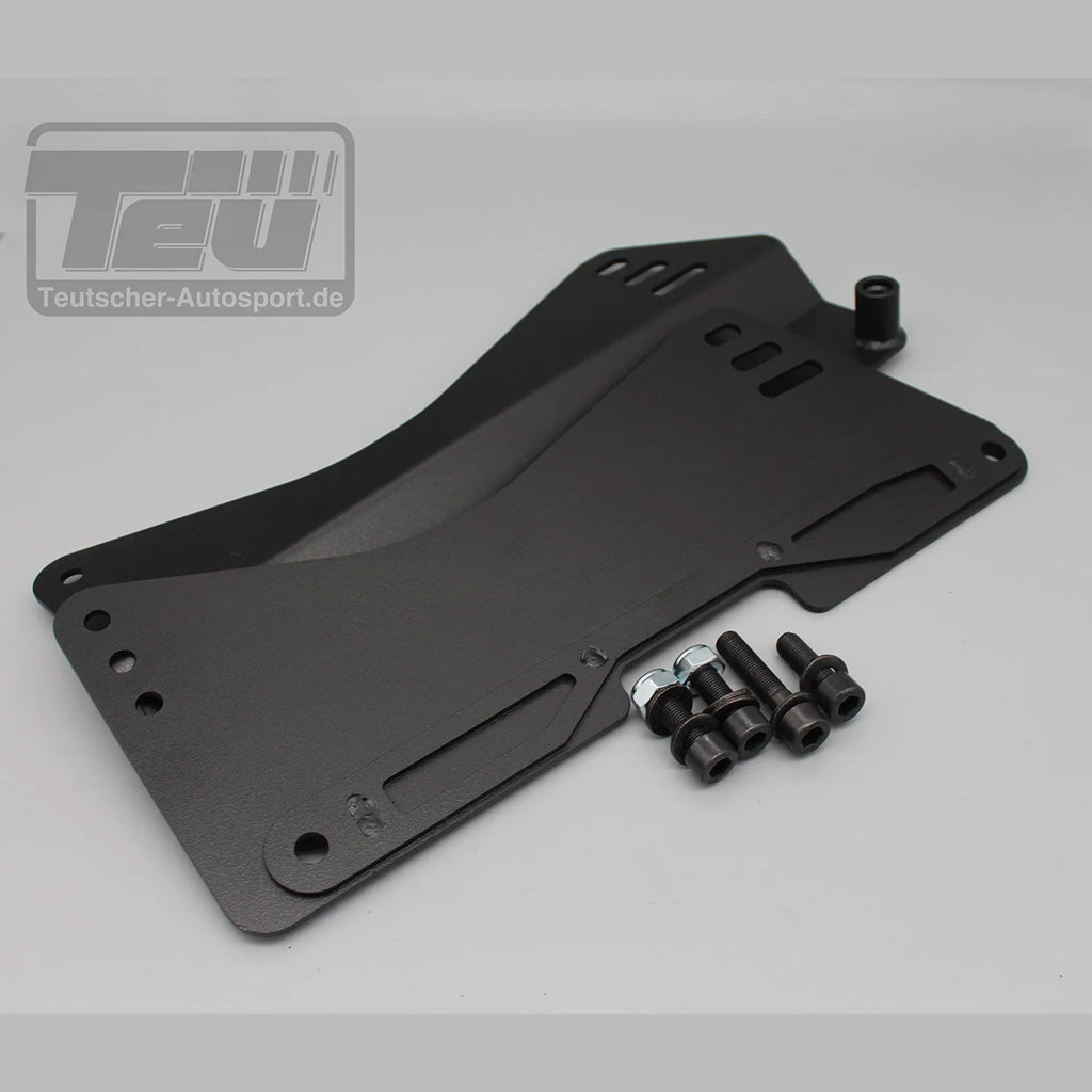 Zwei schwarze Metallhalterungen mit Schrauben und Beschlägen für Teutscher Recaro, Sparco, OMP Sitzkonsolen, passend für VW Golf 7, Audi TT, Seat Leon Cupra usw., dargestellt auf hellgrauem Hintergrund.