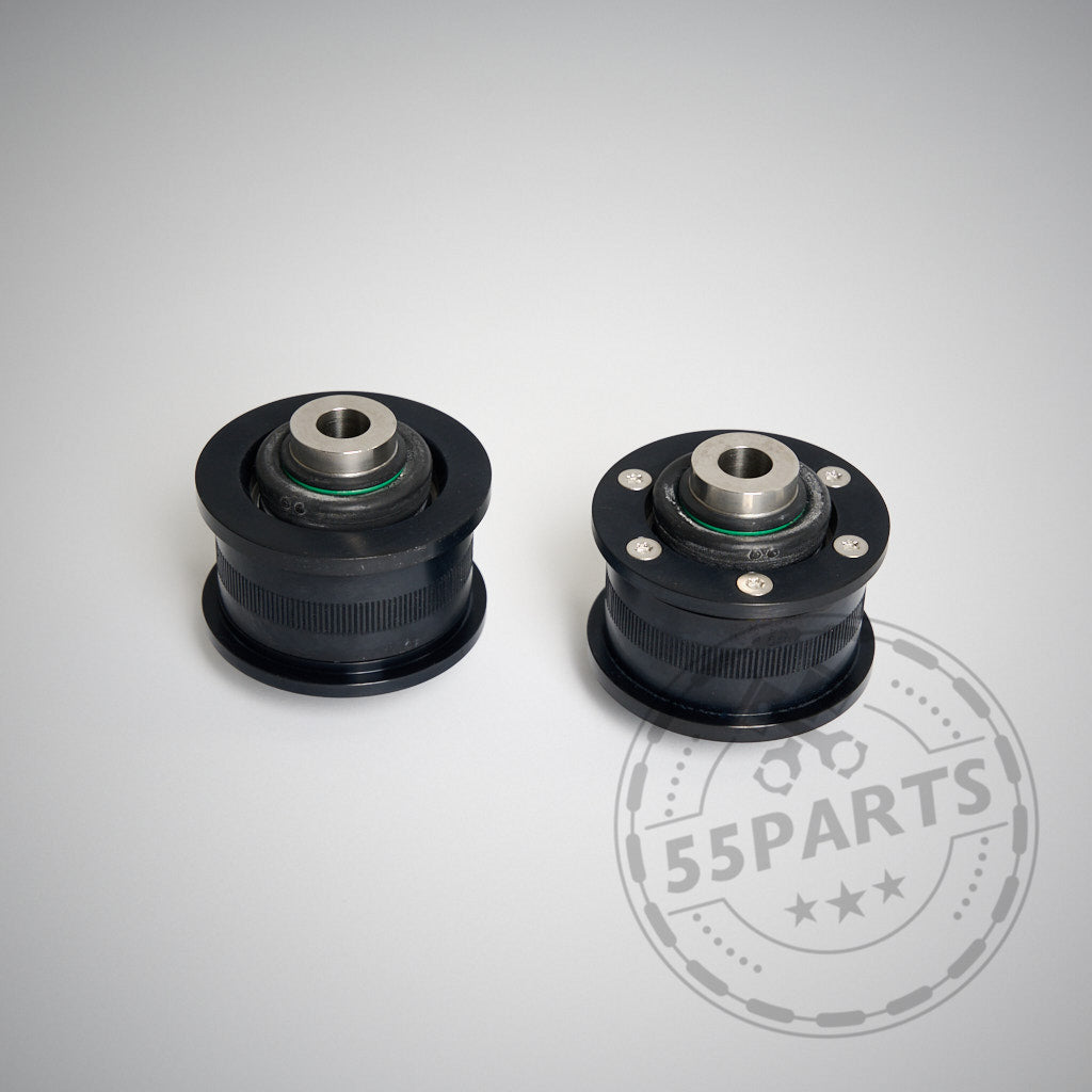 Zwei NoFlex-Lager: Uniball Lager vordere Zugstrebe passend für BMW G80, G81, G82, G87 (M2, M3, M4), dargestellt in Schwarz mit Metallmitten auf hellem Hintergrund neben einem 55Parts-Wasserzeichen.