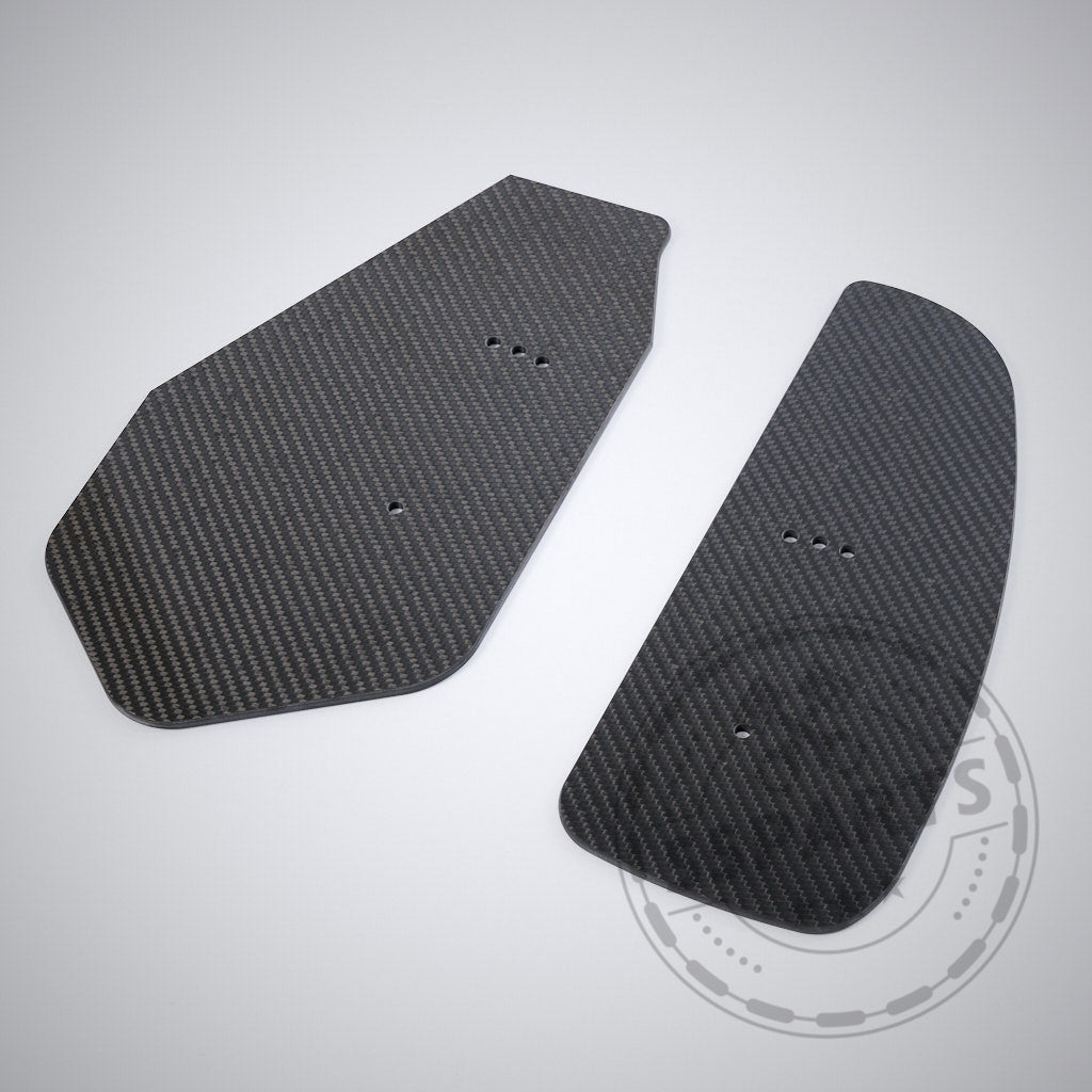 Der 55Parts Motorsport Carbon Heckspoiler, passend für fast alle BMW Modelle und inklusive Teilegutachten, abgebildet auf hellgrauem Hintergrund.