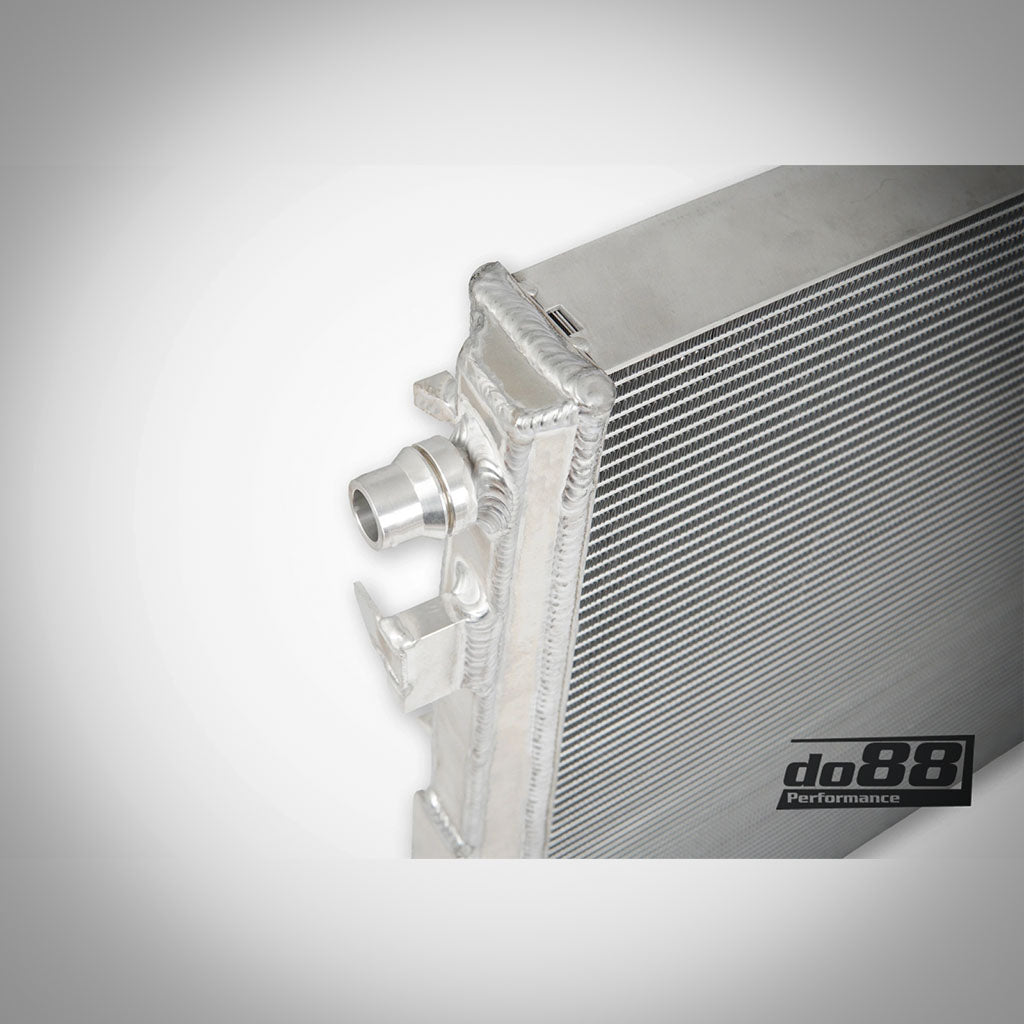 Der do88 Upgrade-Kühlmittelkühler passend für BMW G42 M240i, G2x 330i/M340i/430i/M440i und G29 Z4 B48/B58 Gen 2 umfasst Montagehalterungen, Schrauben, Kabelbinder und ein do88-Logo – ideal als Hochleistungs-Ladeluftkühlerlösung.