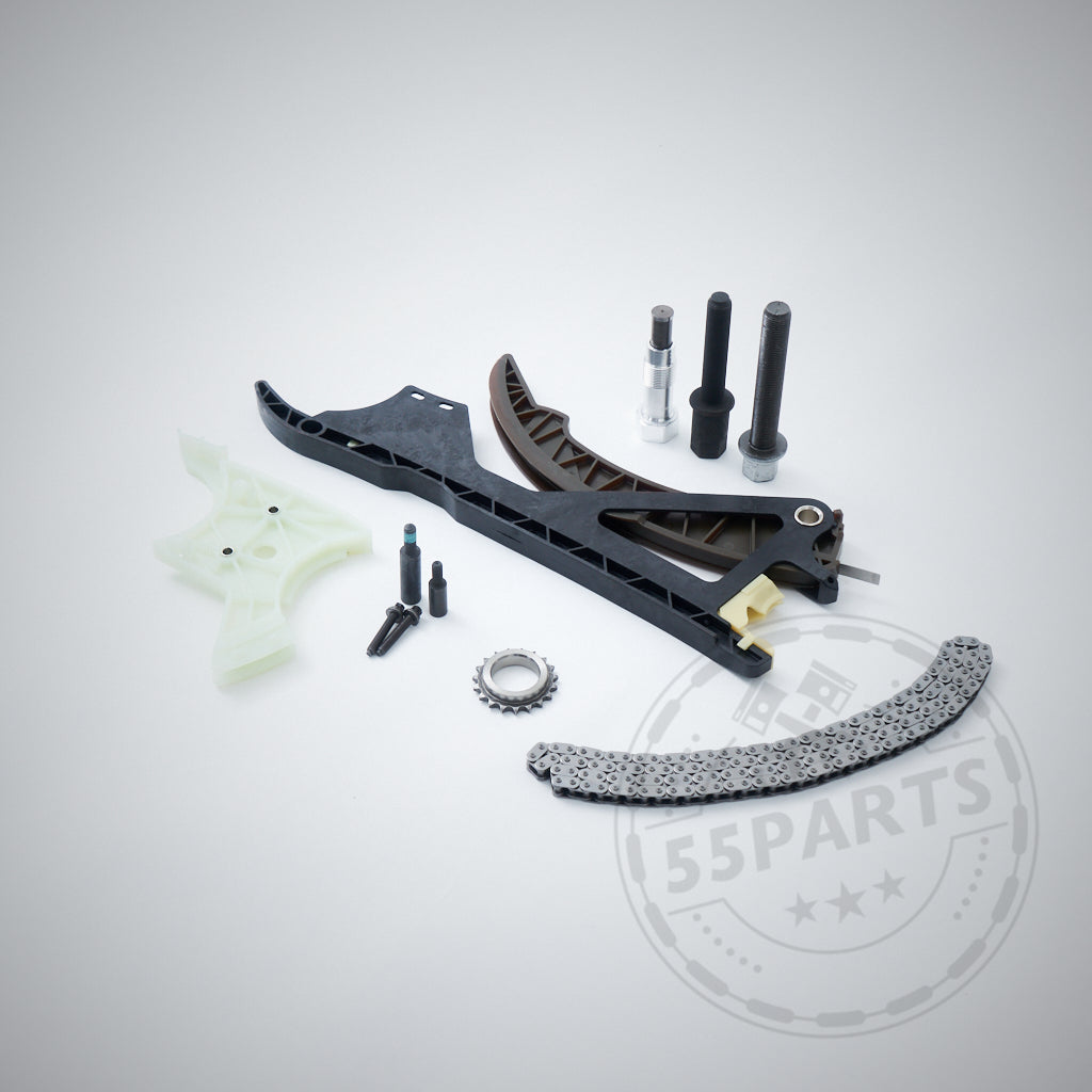 Ein 55Parts Exclusive Einbauset zur einteiligen Kurbelwellenbefestigung und Kurbelwellensicherung, kompatibel mit BMW M2 Competition, M3 und M4 S55, abgebildet auf hellgrauem Hintergrund.